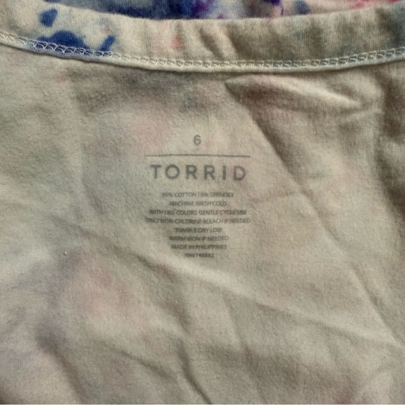Torrid White Multicolor Scoop Neck Tank Top - Picture 3 of 3